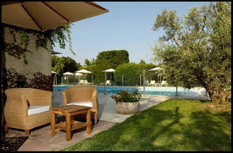 Val Baussenc, The Originals Relais Hotel Maussane-les-Alpilles Eksteriør billede